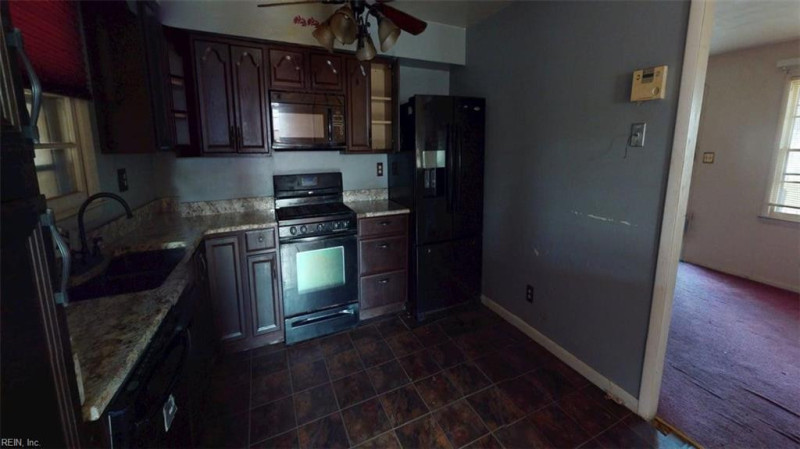 Photo 8 of 50 residential for sale in Portsmouth virginia