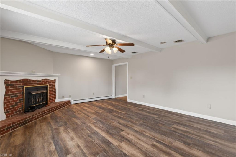 Photo 10 of 35 residential for sale in Virginia Beach virginia