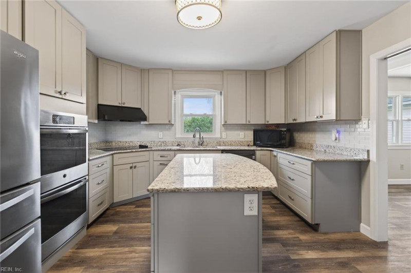 Photo 12 of 35 residential for sale in Virginia Beach virginia