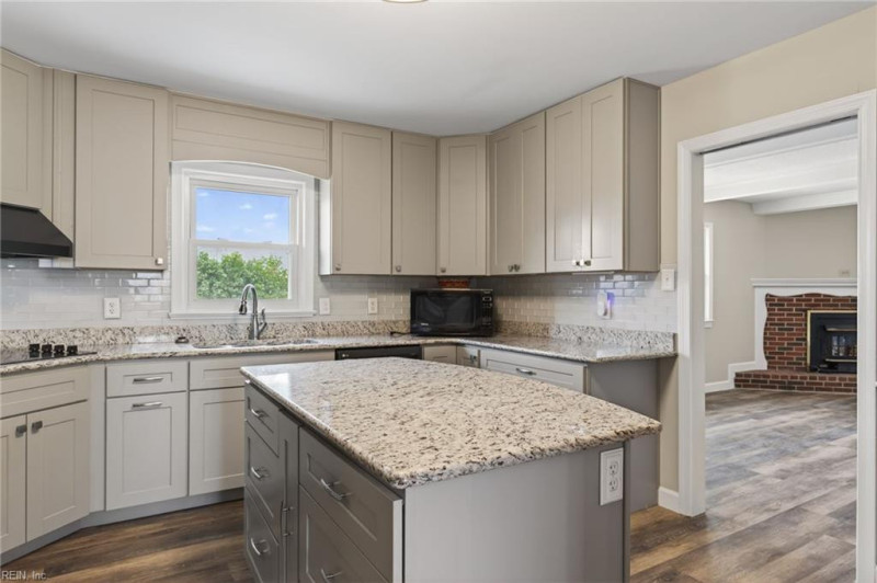 Photo 15 of 35 residential for sale in Virginia Beach virginia