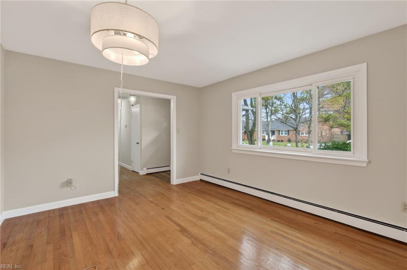 Photo 4 of 35 residential for sale in Virginia Beach virginia