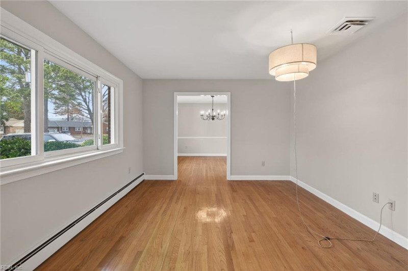 Photo 5 of 35 residential for sale in Virginia Beach virginia