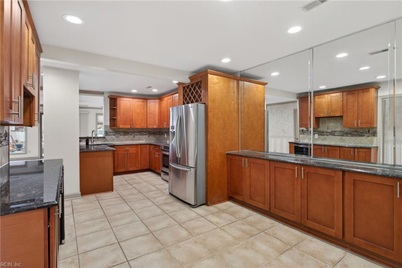 Photo 11 of 29 residential for sale in Portsmouth virginia