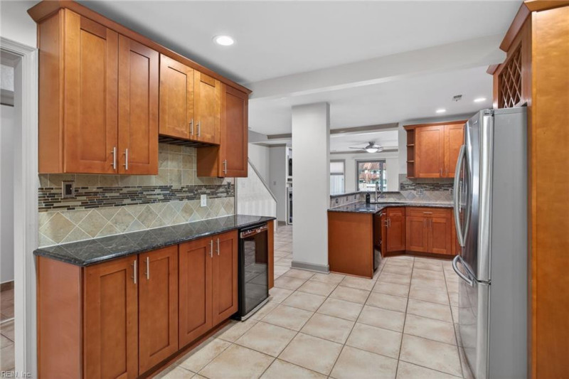 Photo 12 of 29 residential for sale in Portsmouth virginia