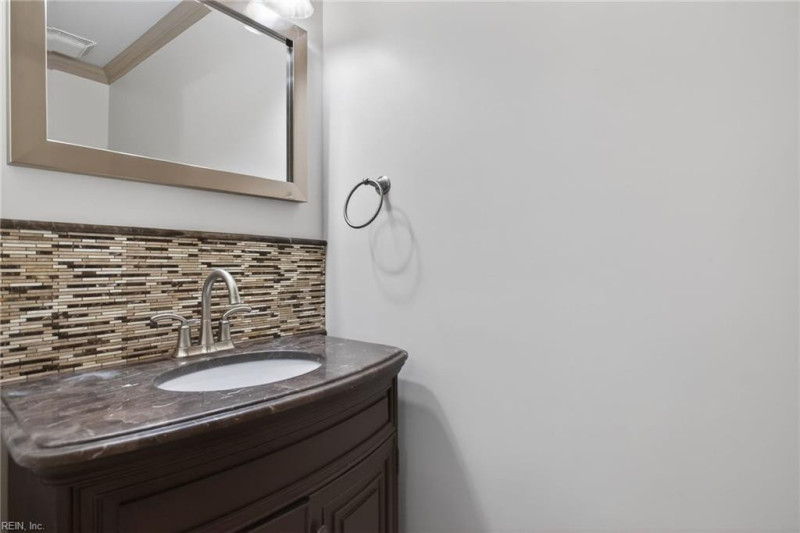 Photo 13 of 29 residential for sale in Portsmouth virginia