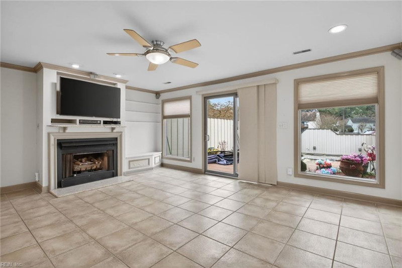 Photo 6 of 29 residential for sale in Portsmouth virginia