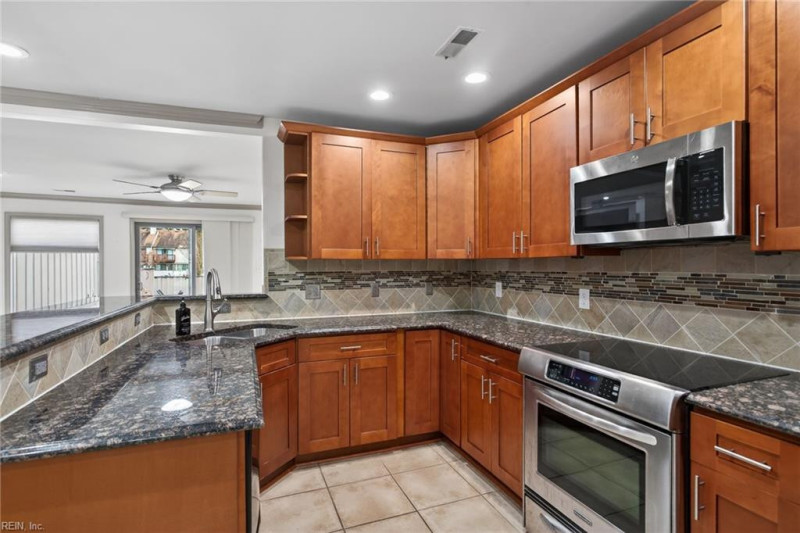 Photo 9 of 29 residential for sale in Portsmouth virginia