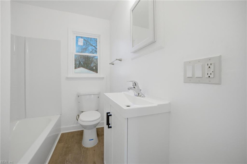 Photo 13 of 29 residential for sale in Chesapeake virginia