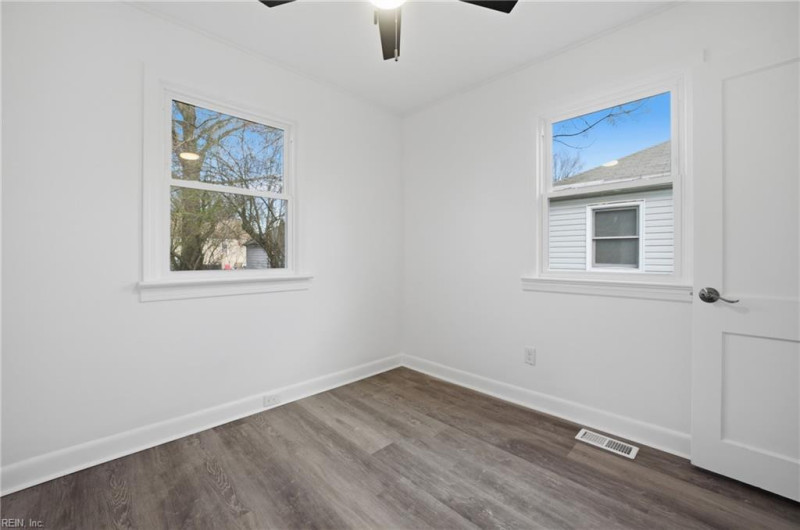 Photo 15 of 29 residential for sale in Chesapeake virginia