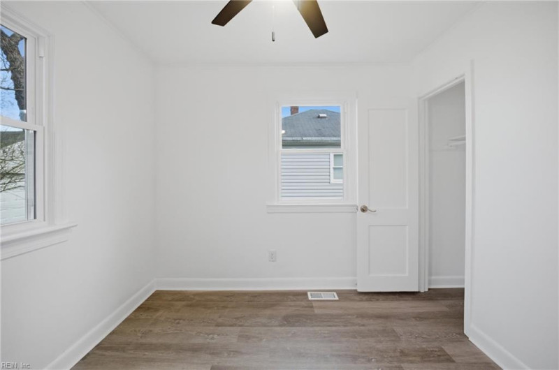 Photo 16 of 29 residential for sale in Chesapeake virginia