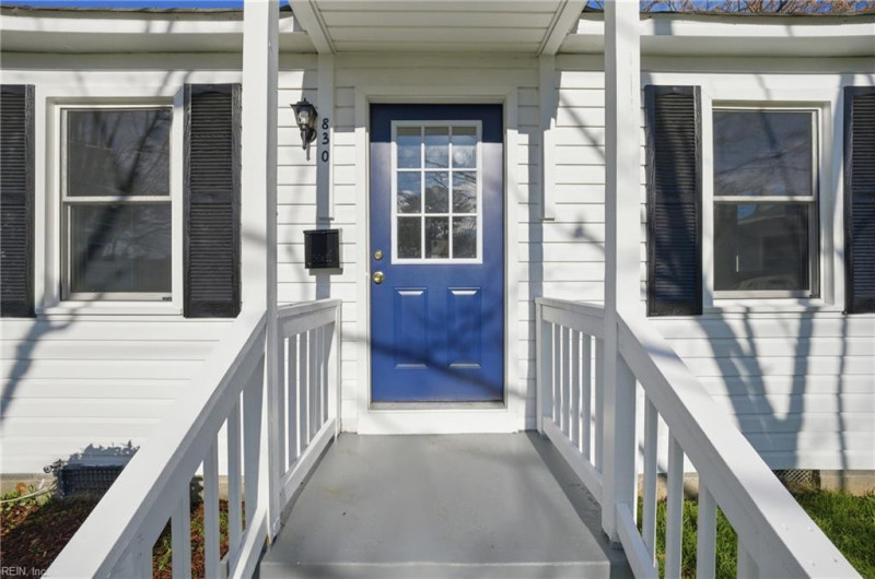 Photo 4 of 29 residential for sale in Chesapeake virginia