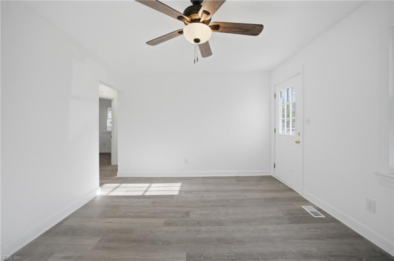 Photo 6 of 29 residential for sale in Chesapeake virginia