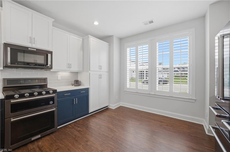 Photo 13 of 47 residential for sale in Chesapeake virginia