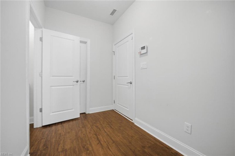 Photo 14 of 47 residential for sale in Chesapeake virginia
