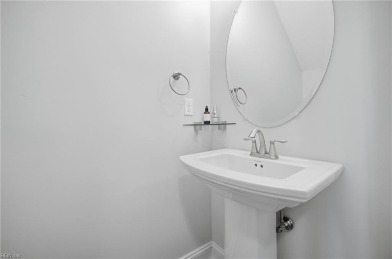 Photo 16 of 47 residential for sale in Chesapeake virginia
