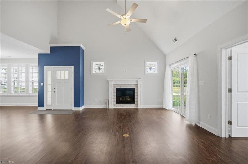 Photo 7 of 47 residential for sale in Chesapeake virginia