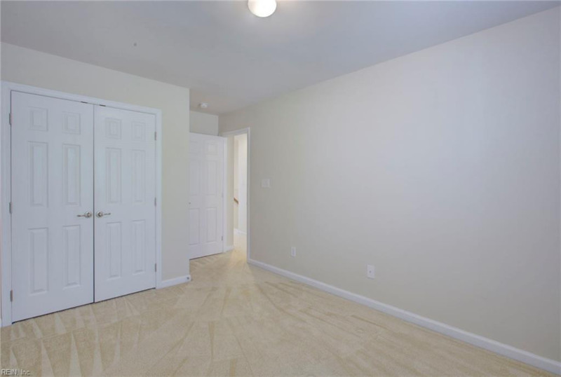 Photo 15 of 20 residential for sale in York County virginia