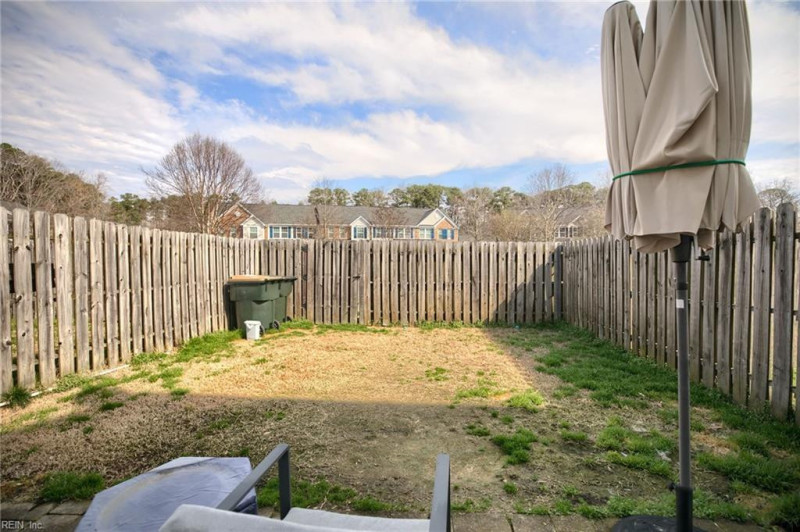 Photo 17 of 20 residential for sale in York County virginia