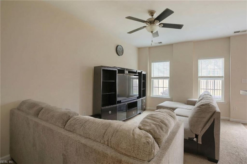Photo 4 of 20 residential for sale in York County virginia