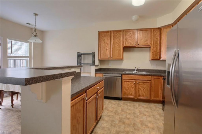 Photo 5 of 20 residential for sale in York County virginia