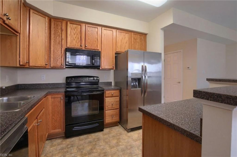 Photo 6 of 20 residential for sale in York County virginia