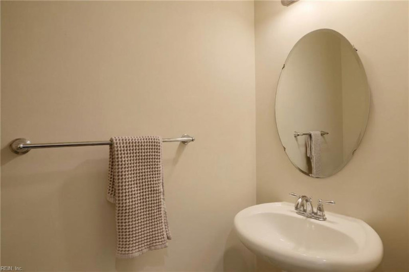 Photo 9 of 20 residential for sale in York County virginia