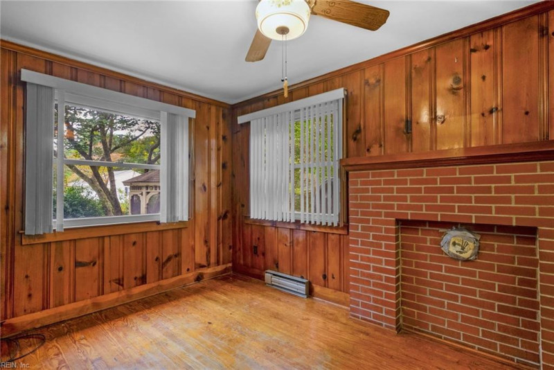Photo 14 of 44 residential for sale in Middlesex County virginia