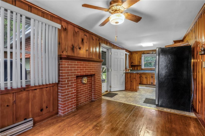 Photo 15 of 44 residential for sale in Middlesex County virginia