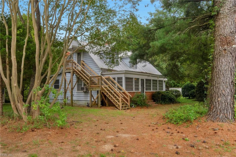 Photo 2 of 44 residential for sale in Middlesex County virginia