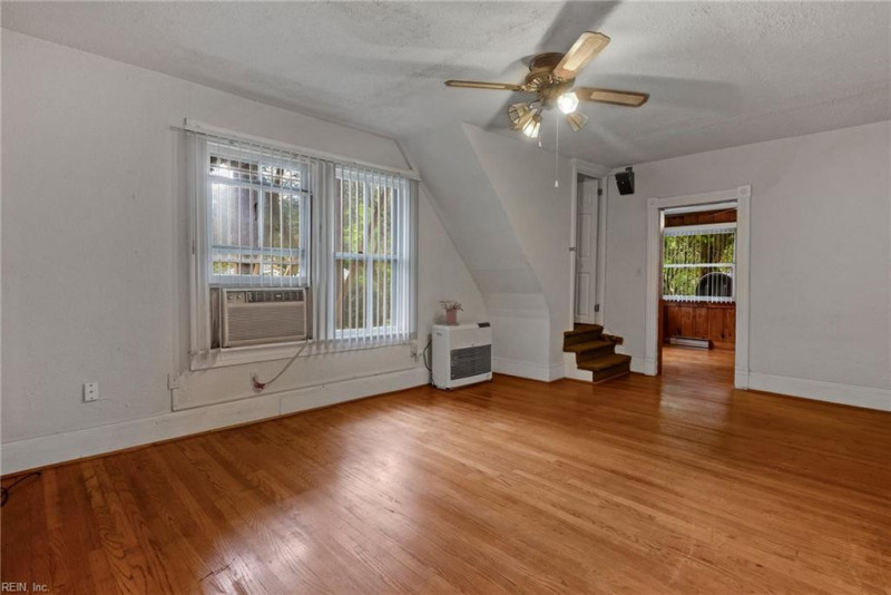 Photo 23 of 44 residential for sale in Middlesex County virginia