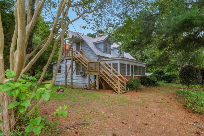 Photo 3 of 44 residential for sale in Middlesex County virginia