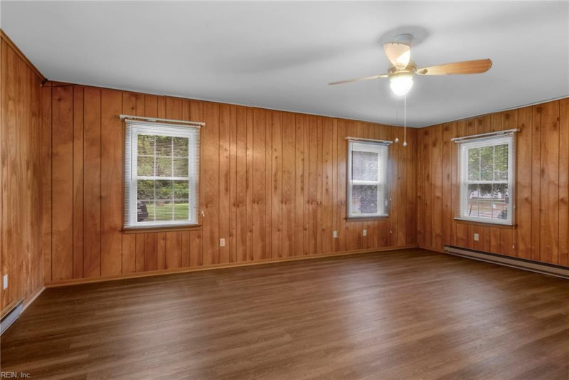 Photo 35 of 44 residential for sale in Middlesex County virginia