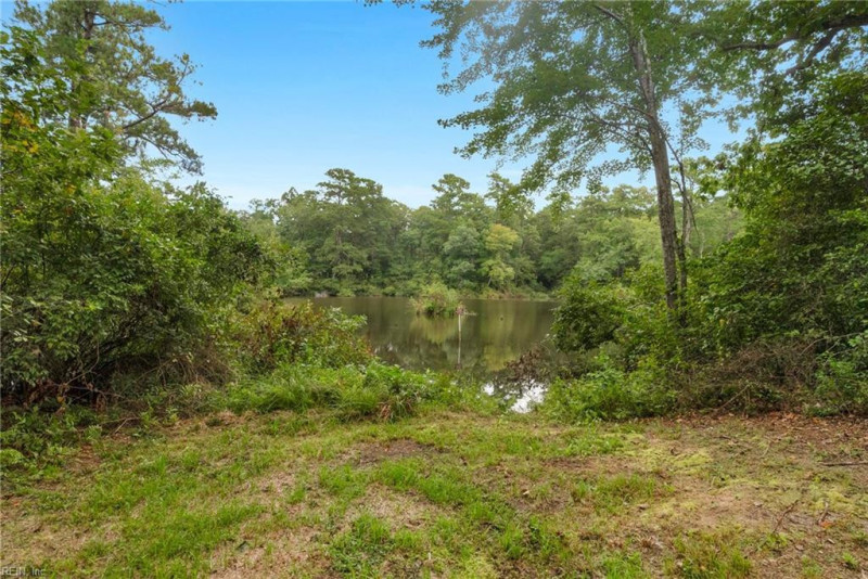 Photo 8 of 44 residential for sale in Middlesex County virginia