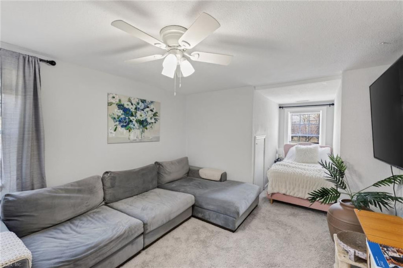 Photo 17 of 47 residential for sale in Chesapeake virginia