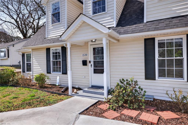 Photo 3 of 47 residential for sale in Chesapeake virginia