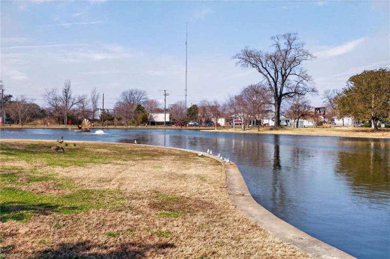 Photo 34 of 47 residential for sale in Chesapeake virginia