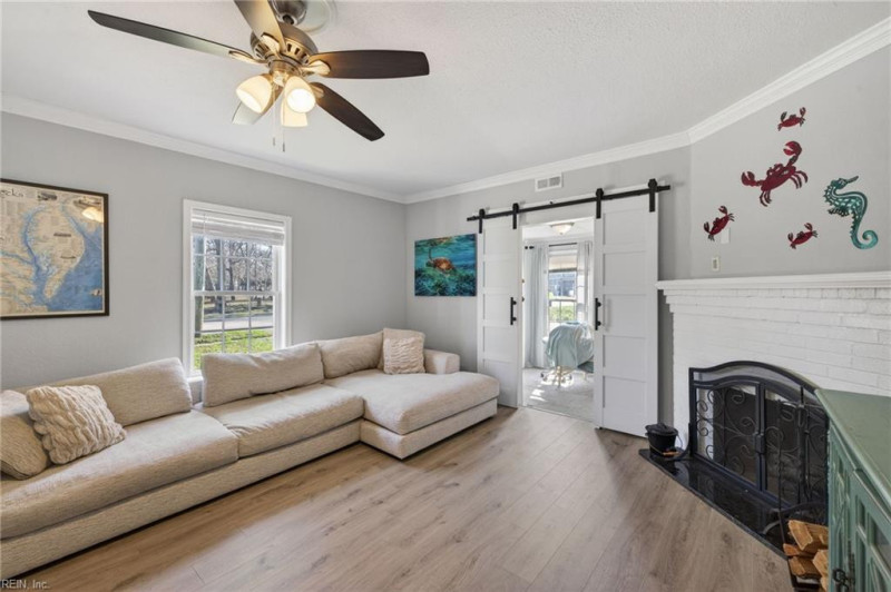 Photo 5 of 47 residential for sale in Chesapeake virginia