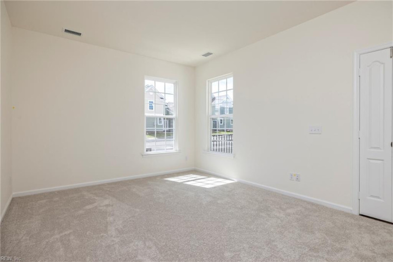 Photo 14 of 16 residential for sale in Suffolk virginia
