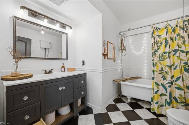 First floor full bath