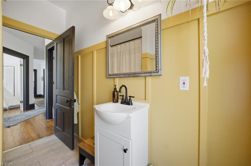 Photo 23 of 48 residential for sale in Chesapeake virginia