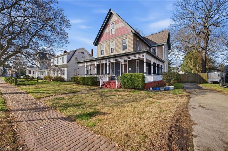 Photo 3 of 48 residential for sale in Chesapeake virginia