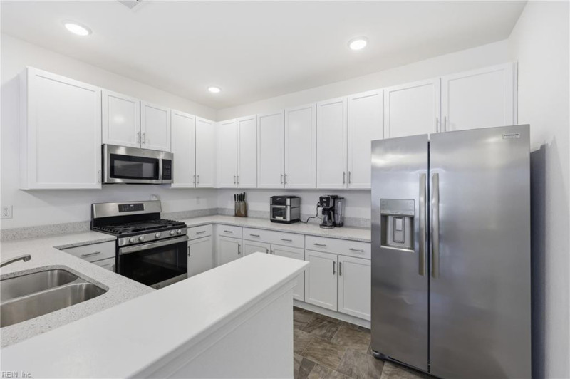 Photo 17 of 48 residential for sale in Virginia Beach virginia
