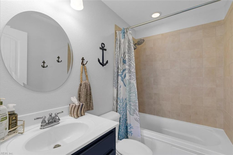 Photo 18 of 50 residential for sale in Hampton virginia