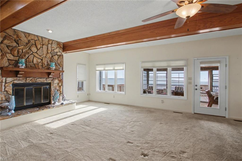 Photo 11 of 36 residential for sale in Hampton virginia