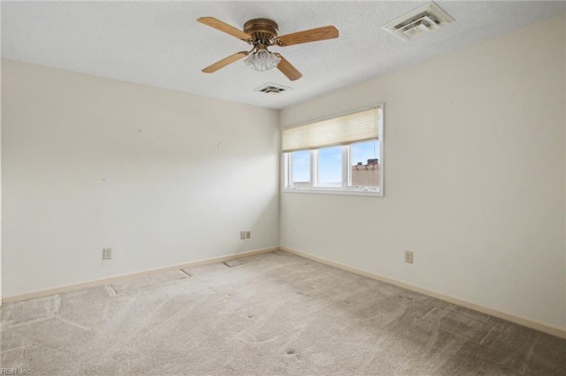 Photo 20 of 36 residential for sale in Hampton virginia