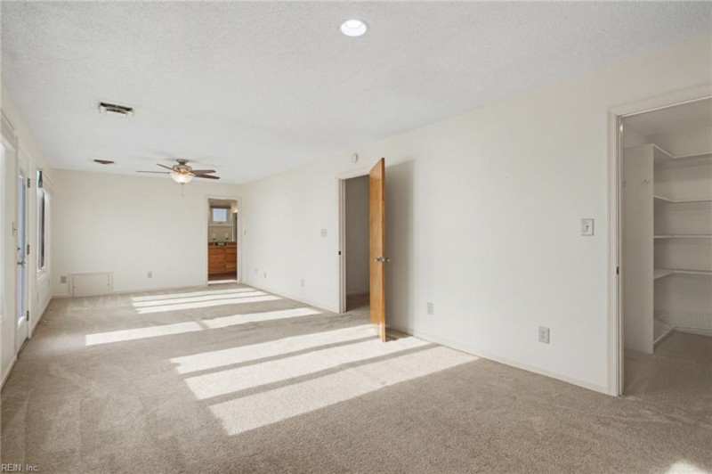 Photo 28 of 36 residential for sale in Hampton virginia
