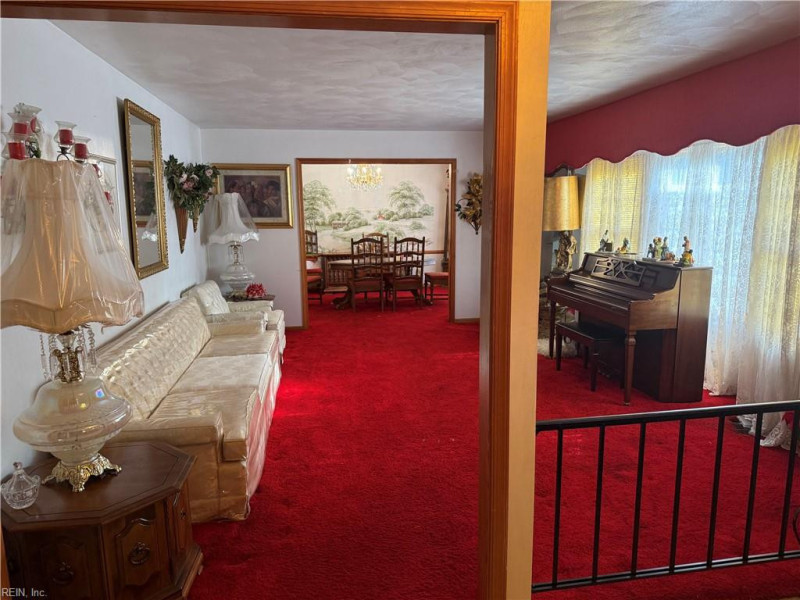 Photo 5 of 25 residential for sale in Chesapeake virginia