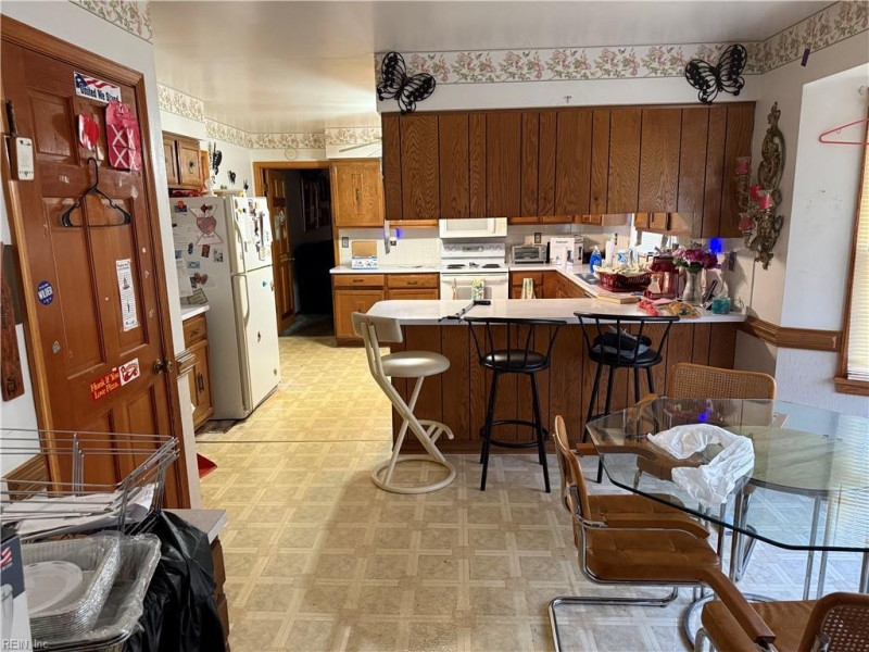 Photo 7 of 25 residential for sale in Chesapeake virginia