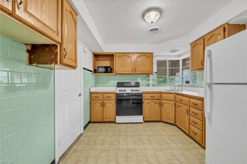Photo 17 of 31 residential for sale in Norfolk virginia Photo 17 of 31 residential for sale in Norfolk virginia
