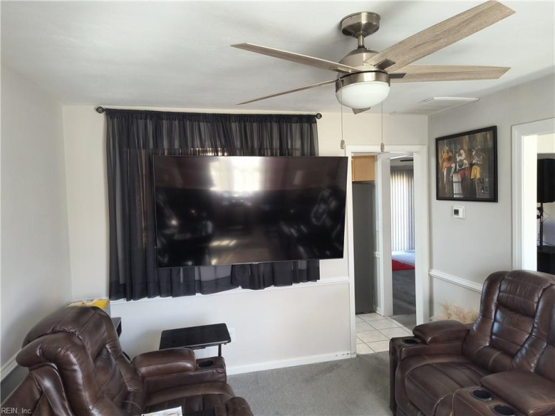 Photo 10 of 34 residential for sale in Portsmouth virginia